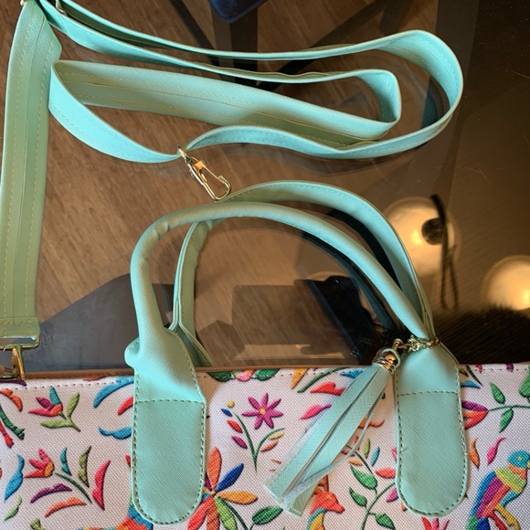 Mexican Purse Made in Mexico Length 16”, Width 5”, D… - Picture 2 of 5